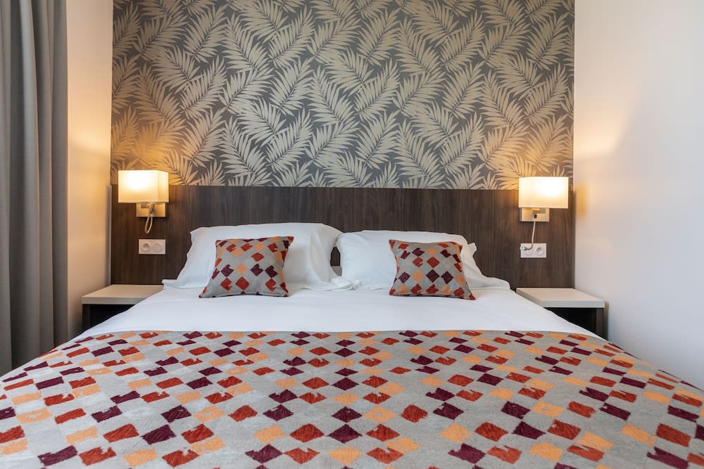 Brit Hotel Ploermel - Hotel de l'Hippodrome 2