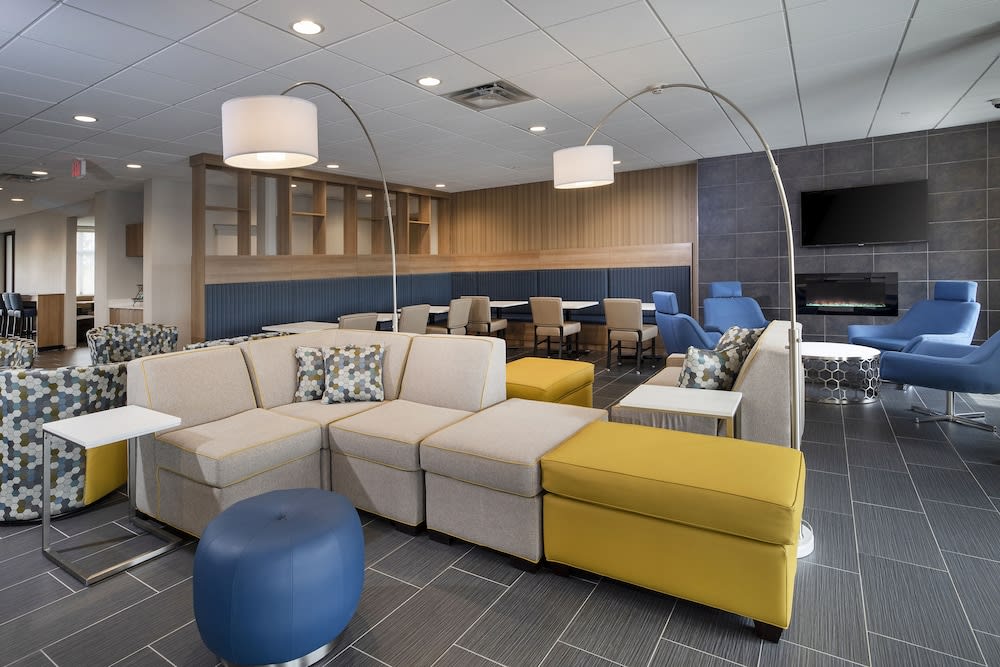 Microtel Inn & Suites by Wyndham Loveland 2
