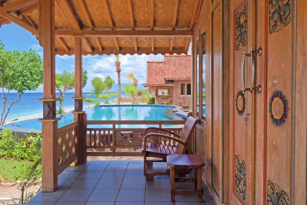 Blue Harbor Beachfront Villas & Resto 1