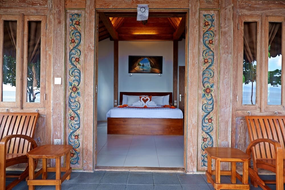 Blue Harbor Beachfront Villas & Resto 3