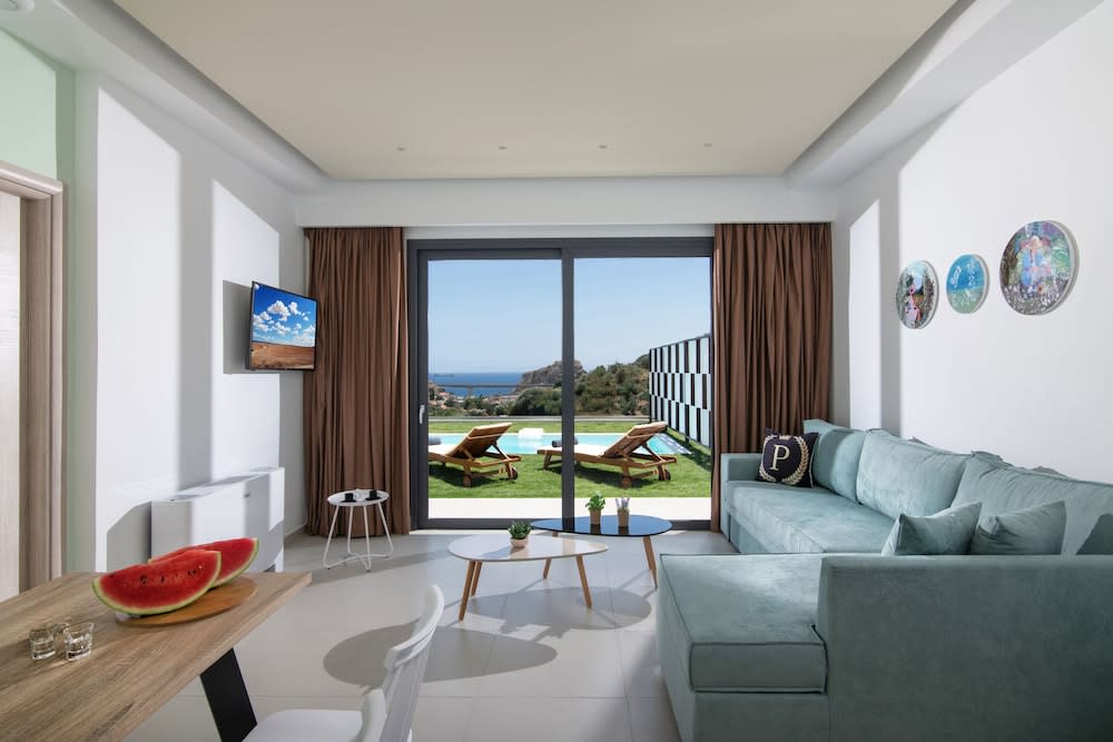 Chrisanthi Villas 1