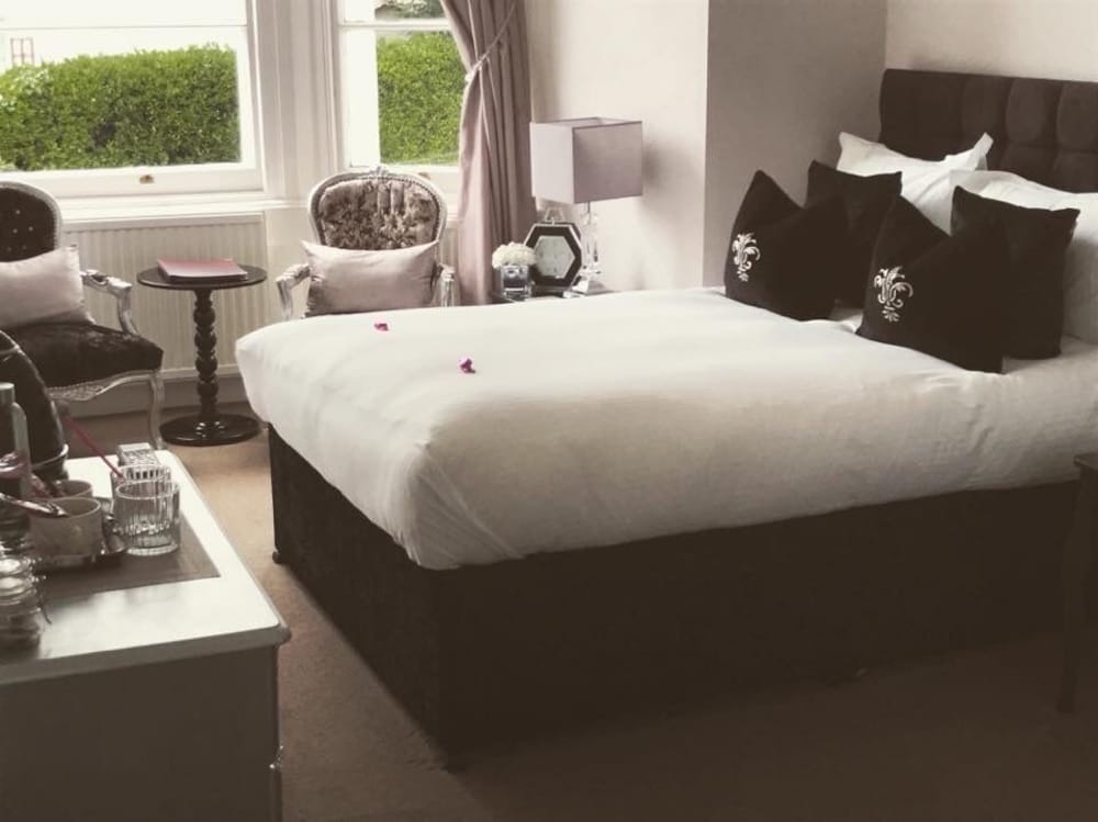 The Rosewood Torquay 1