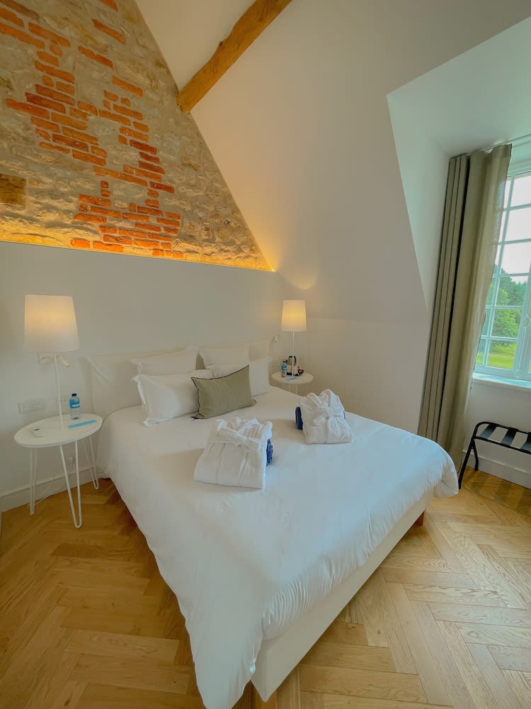 Chateau Les Garennes 2
