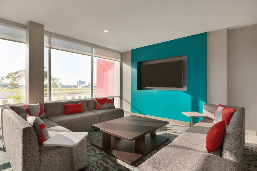 avid hotel CEDAR RAPIDS SOUTH - ARPT AREA by IHG 2