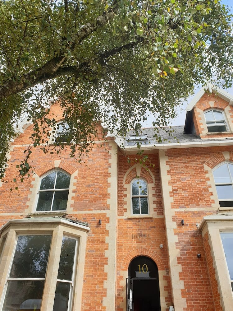 The Spires Serviced Apartments Cardiff 1