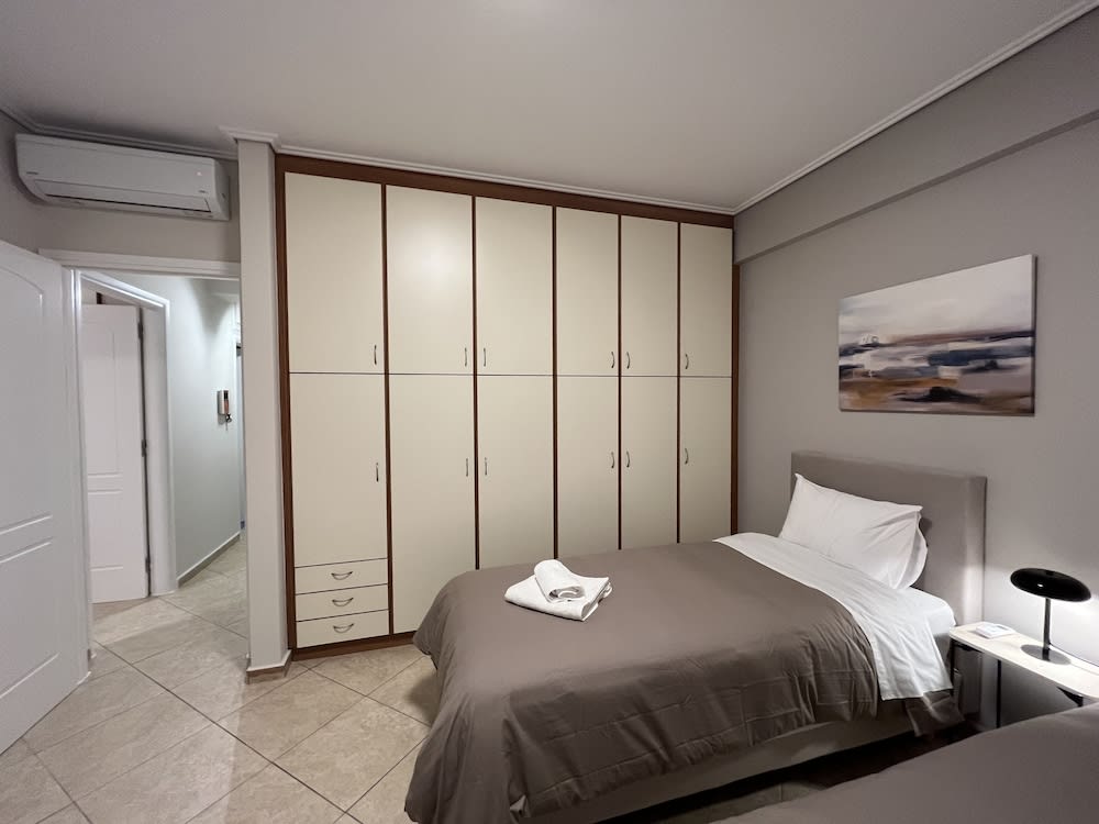 Hector Apartment Airport 3