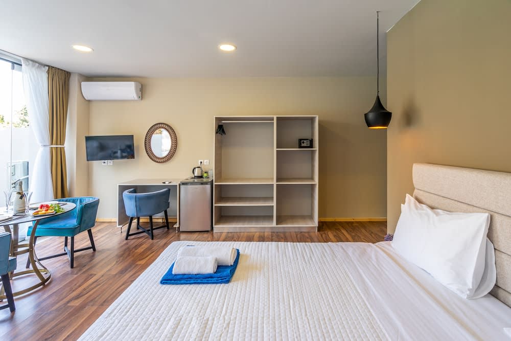 Bamboo Suites Hotel - Adults Only 2