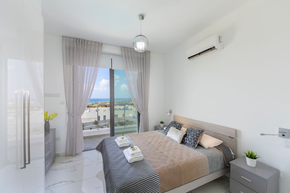 Villa Andromeda, Sea Caves 5