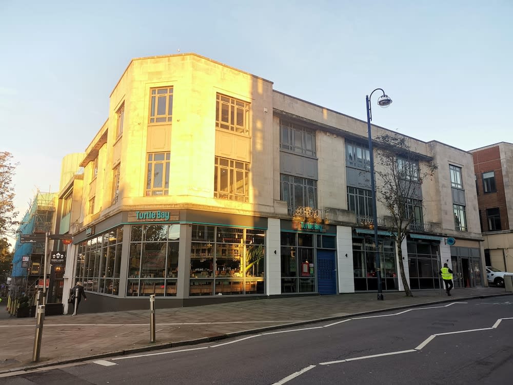 Cwtsh Hostel Central Swansea, Social & Modern, Near Train Station 1