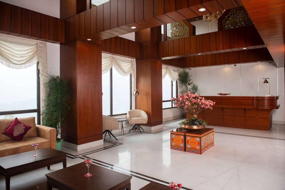 Ramada by Wyndham Gangtok Hotel & Casino Golden 2