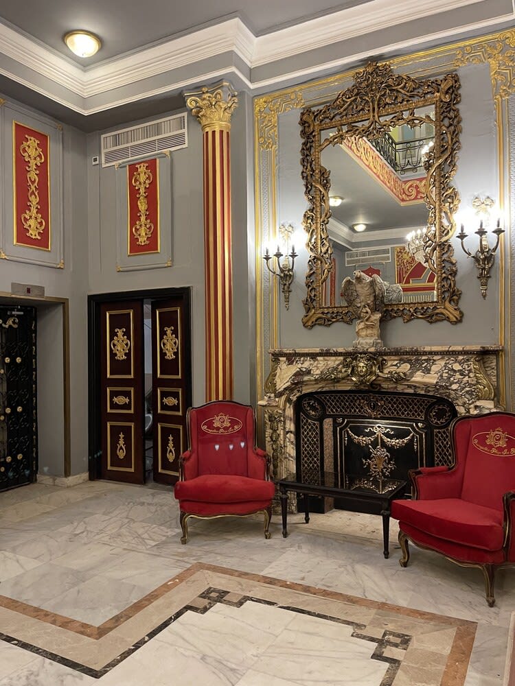 Cosmopolitan hotel 2