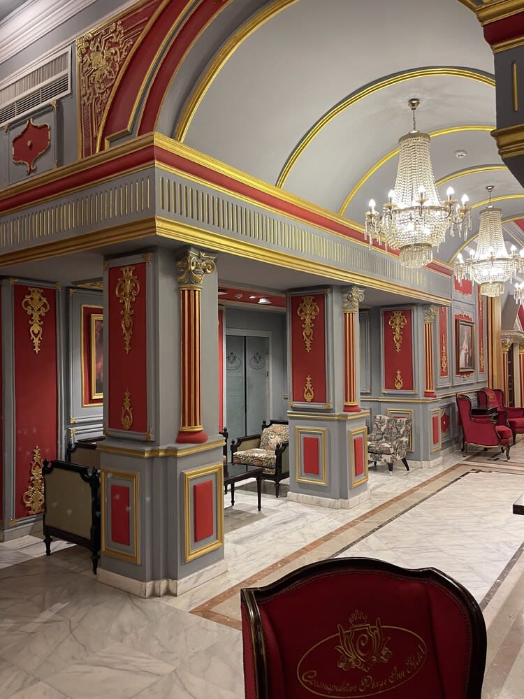 Cosmopolitan hotel 3