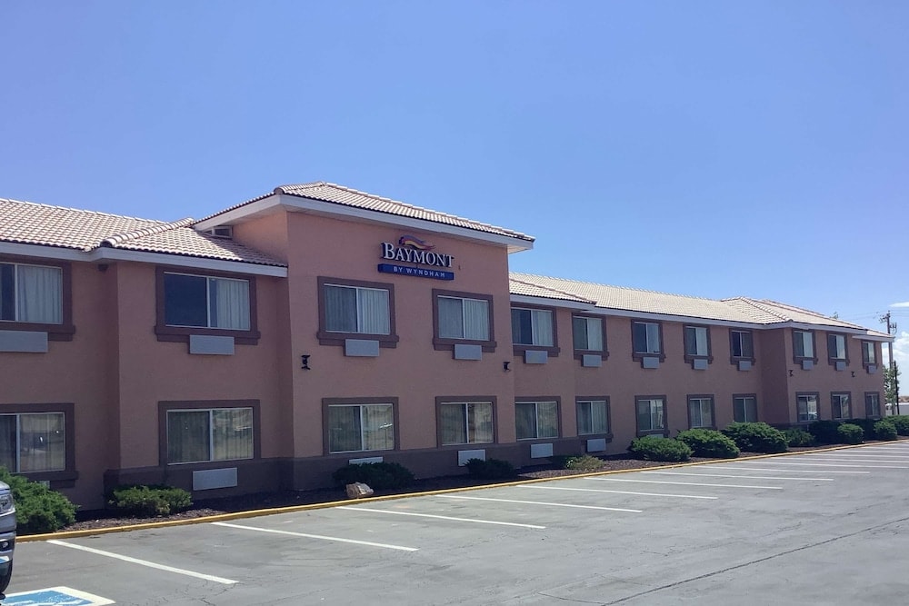 Baymont Inn & Suites by Wyndham Holbrook 1