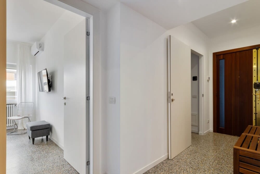 GuestHost - Inner City Apartments 2