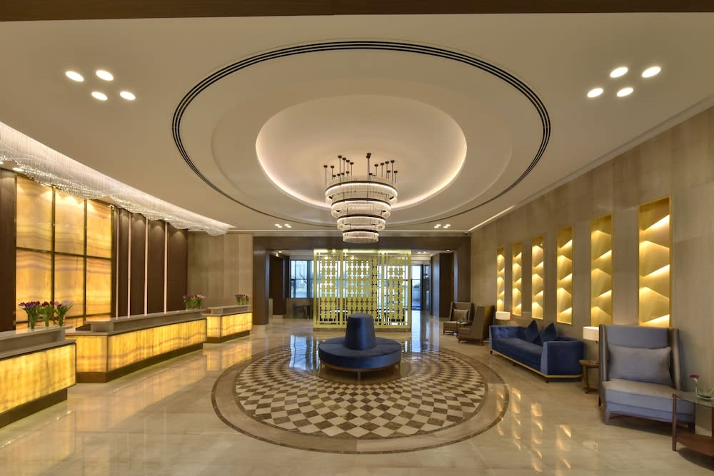 Grand Swiss-Belhotel Waterfront Seef 2