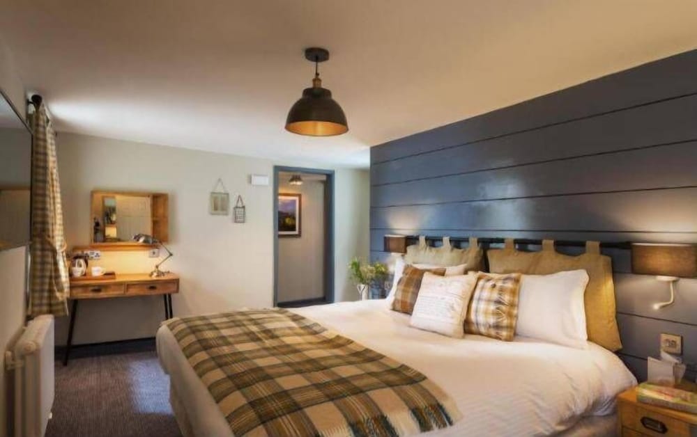 Lifeboat Inn 2