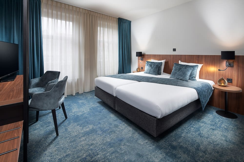 Boutique Hotel First City 5