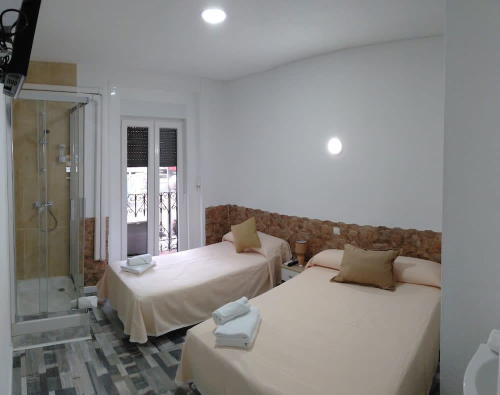 HOSTAL Noche y Dia 5