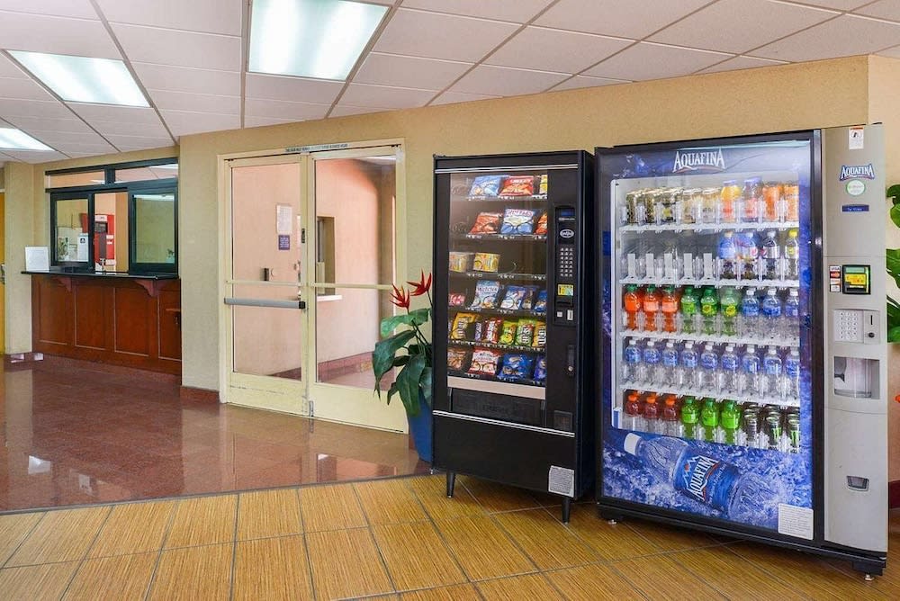 H3 Inn & Suites - LAX Airport - Los Angeles 2