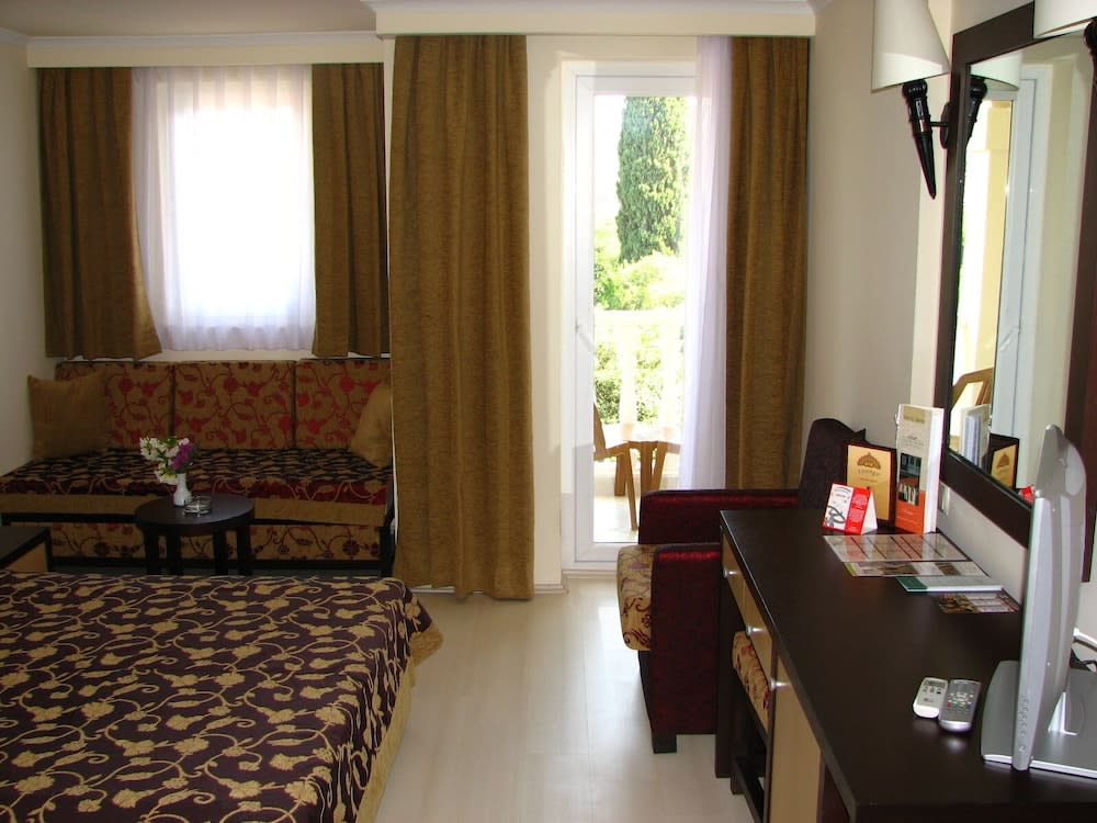 Viking Garden Hotel 4