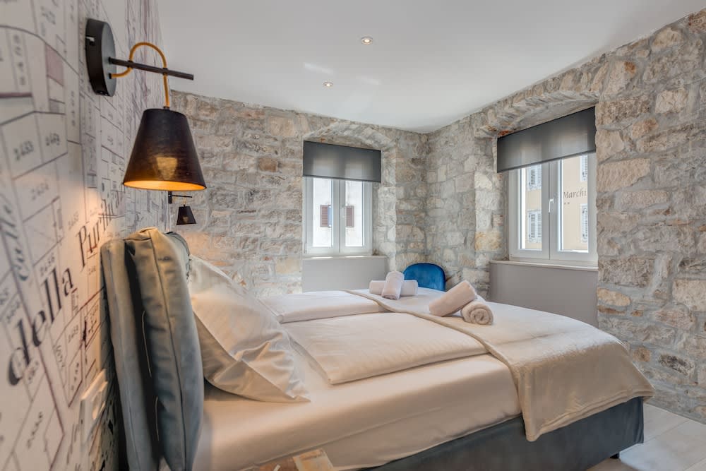 Palace Luxury Retreat 1