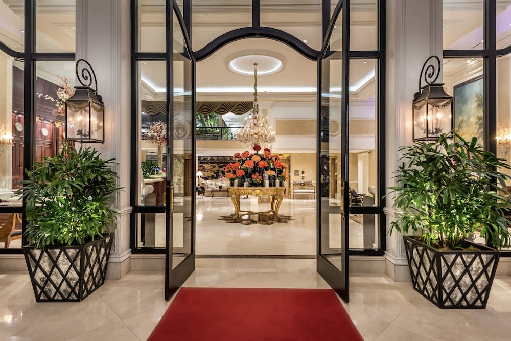 Beverly Hills Plaza Hotel & Spa 1