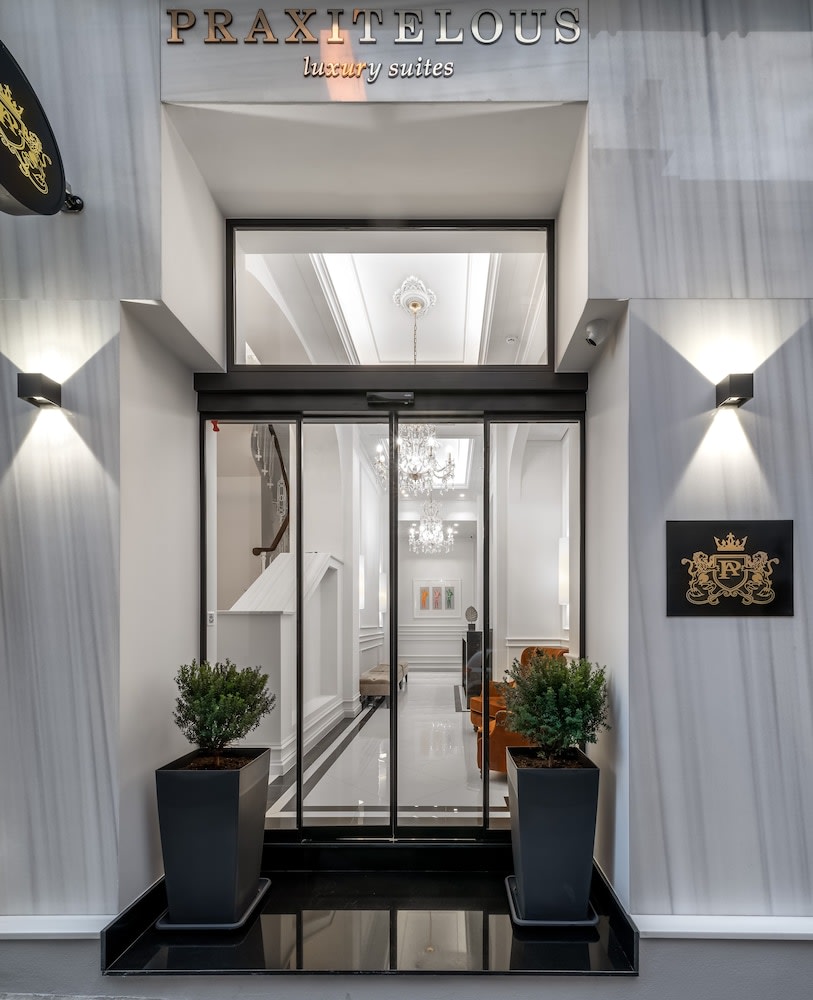 Praxitelous Luxury Suites 1