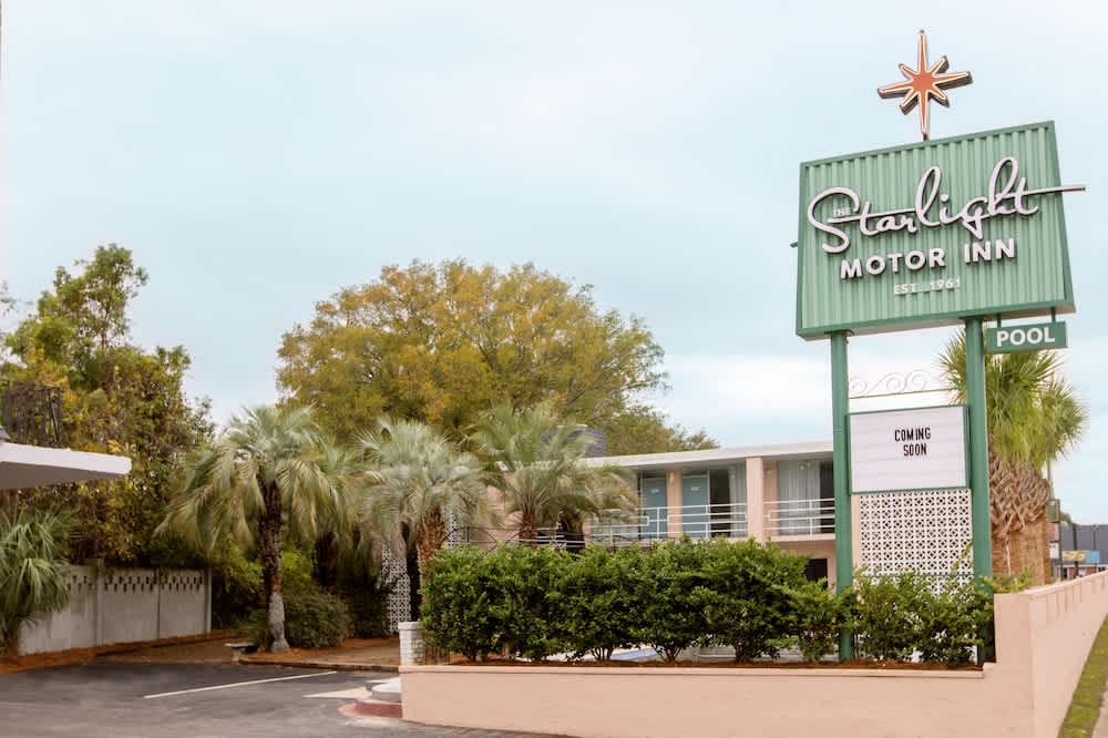 The Starlight Motor Inn 1