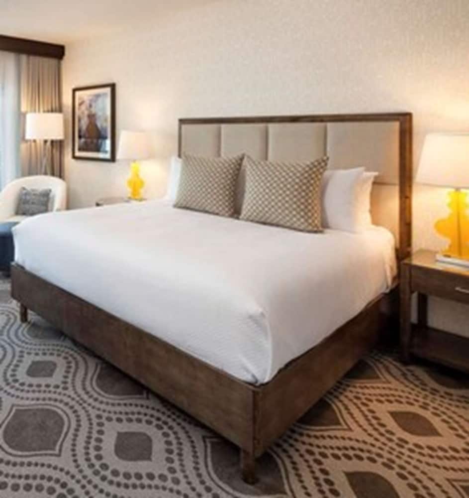 Marina del Rey Hotel 4