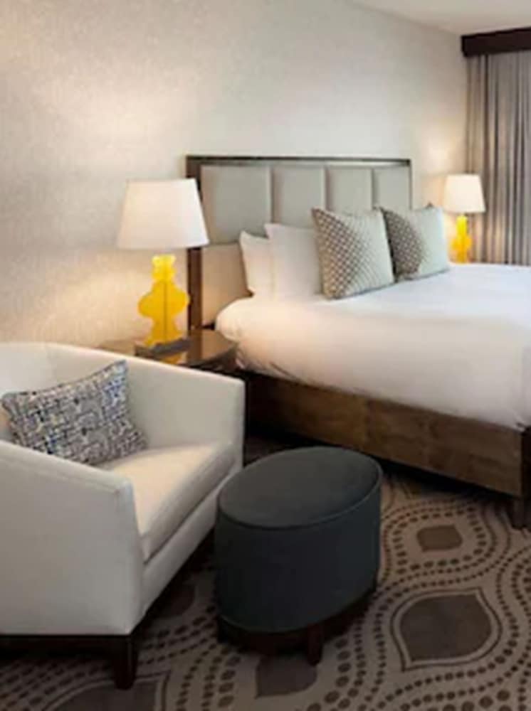 Marina del Rey Hotel 5