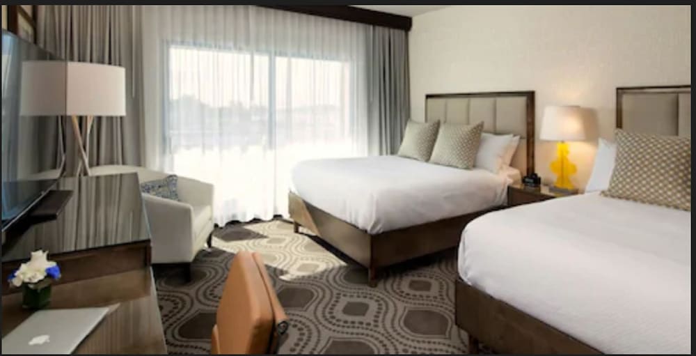 Marina del Rey Hotel 3