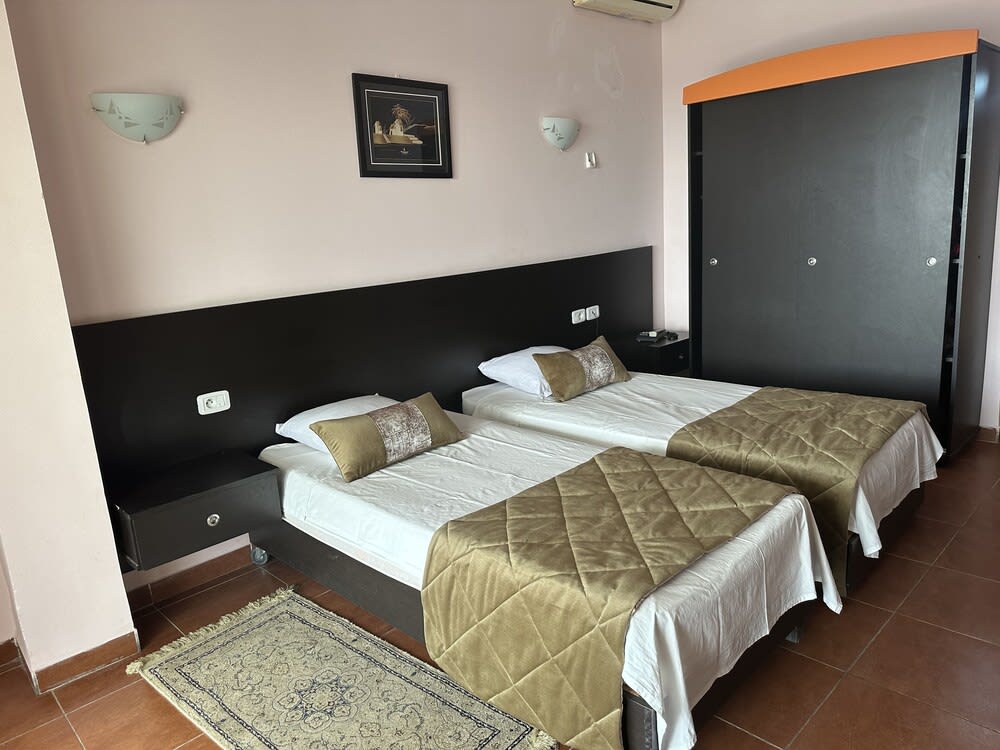Hotel Galaxy 2