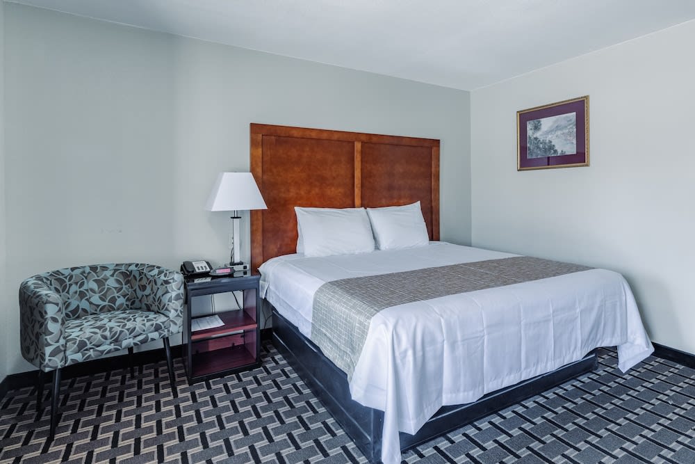 Travelodge by Wyndham Jackson I-40 Exit 82 1