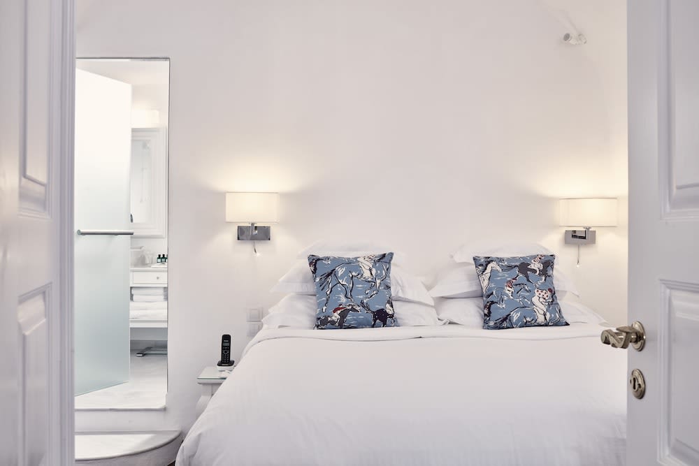 Canaves Oia Suites - Small Luxury Hotels of the World 4