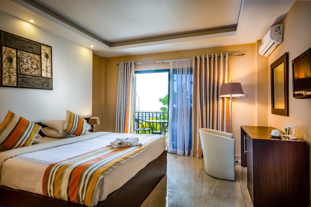 The Country Lodge Hotel 1