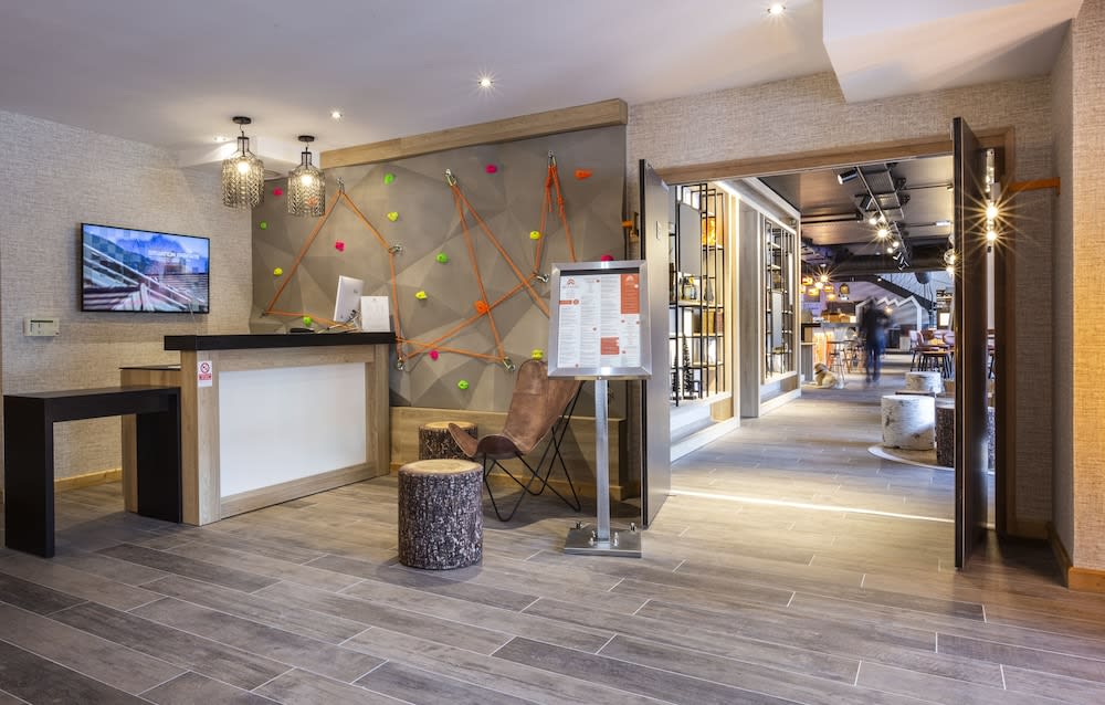 Hotel Base Camp Lodge - Bourg Saint Maurice 3