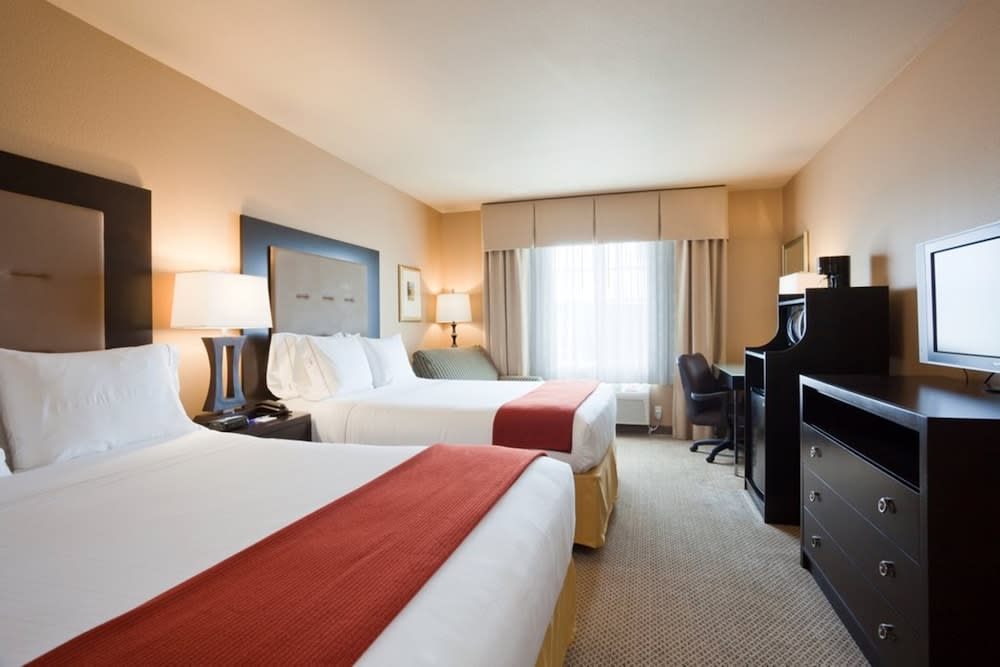 Holiday Inn Express & Suites LITCHFIELD WEST by IHG 2