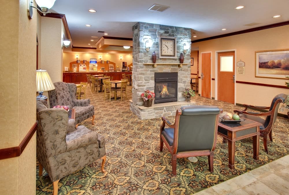 Holiday Inn Express & Suites BISMARCK by IHG 2
