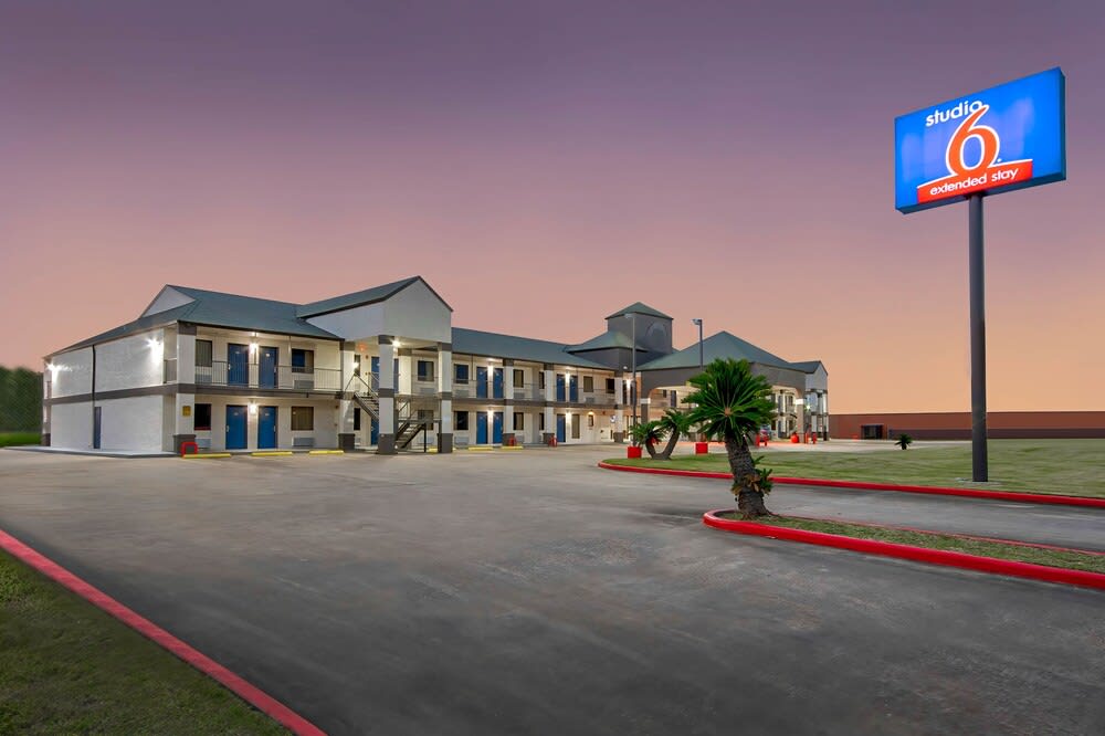 Studio 6 - Texas City, TX 1