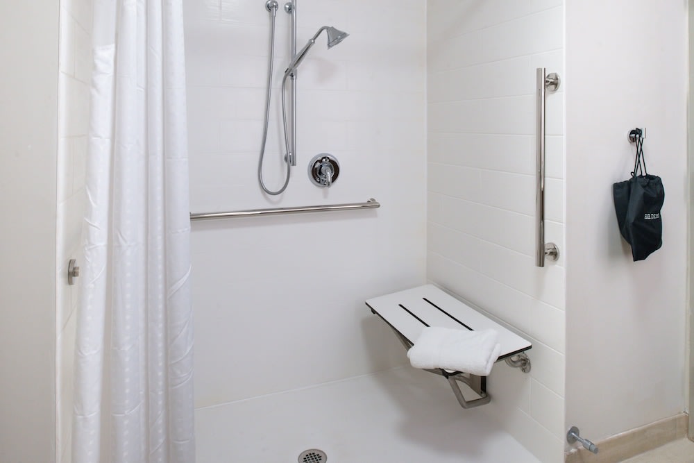 Holiday Inn Express & Suites OTTUMWA by IHG 2