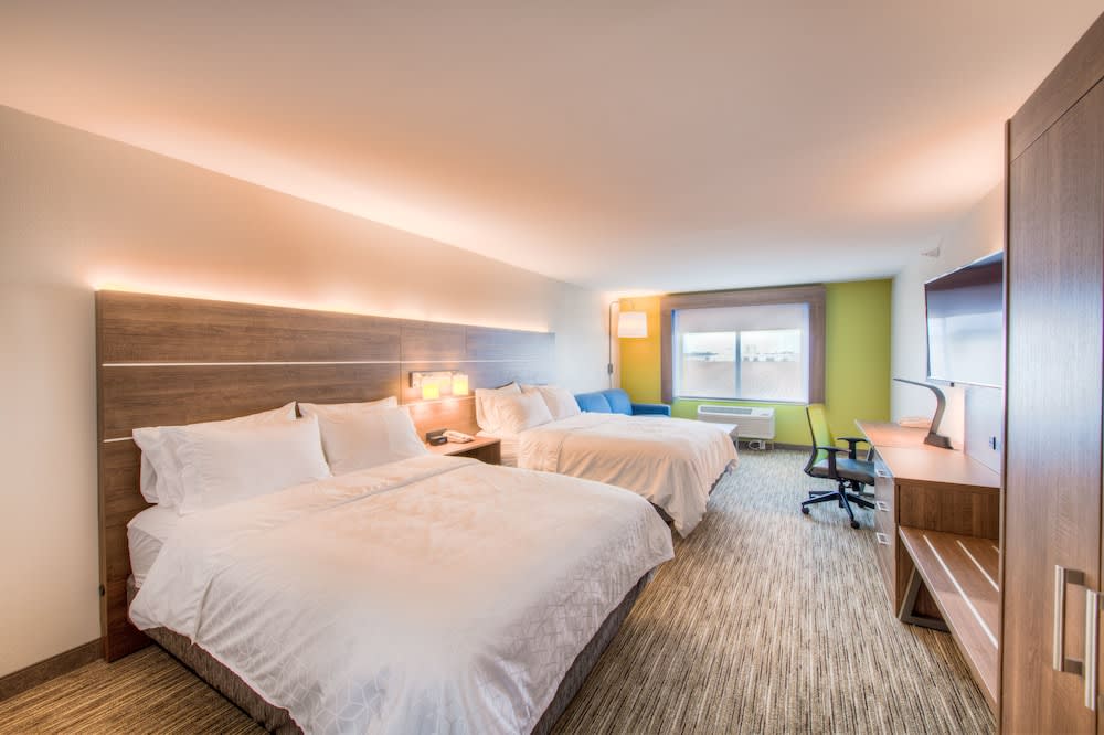 Holiday Inn Express & Suites Remington by IHG 2