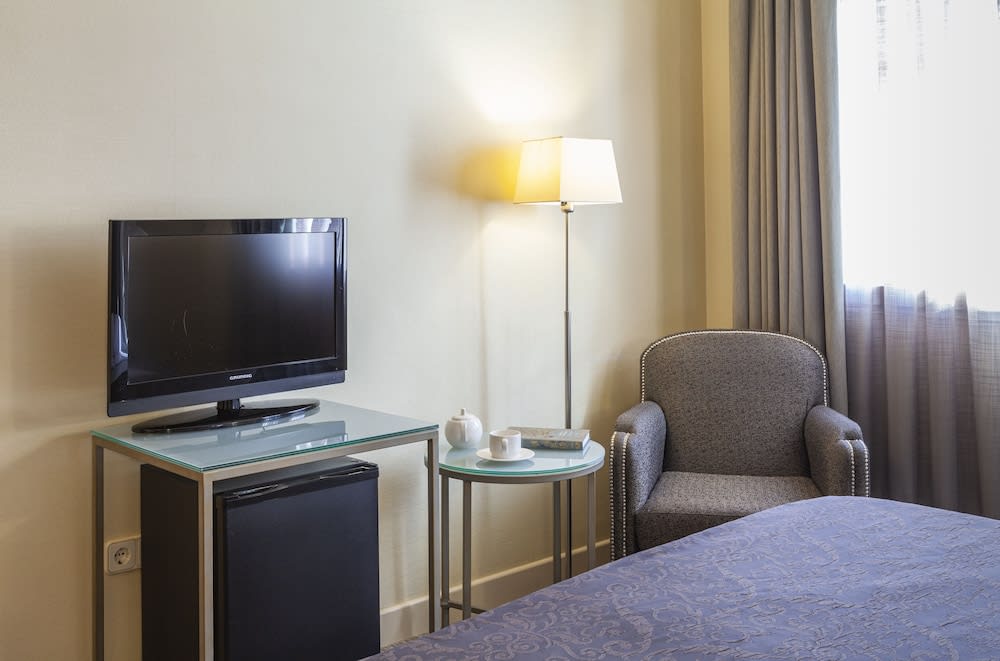 Hotel Macià Alfaros 4