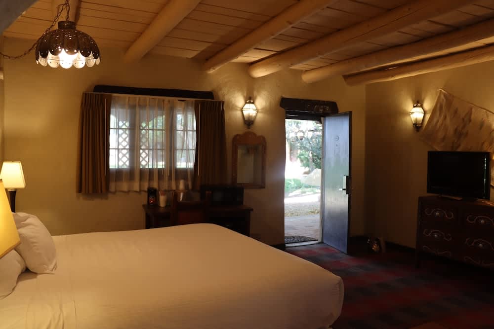 Sagebrush Inn & Suites 2
