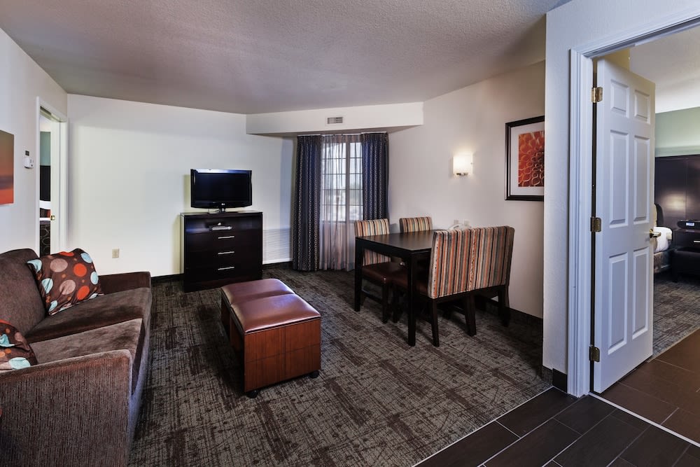 Staybridge Suites Woodland Hills by IHG 4