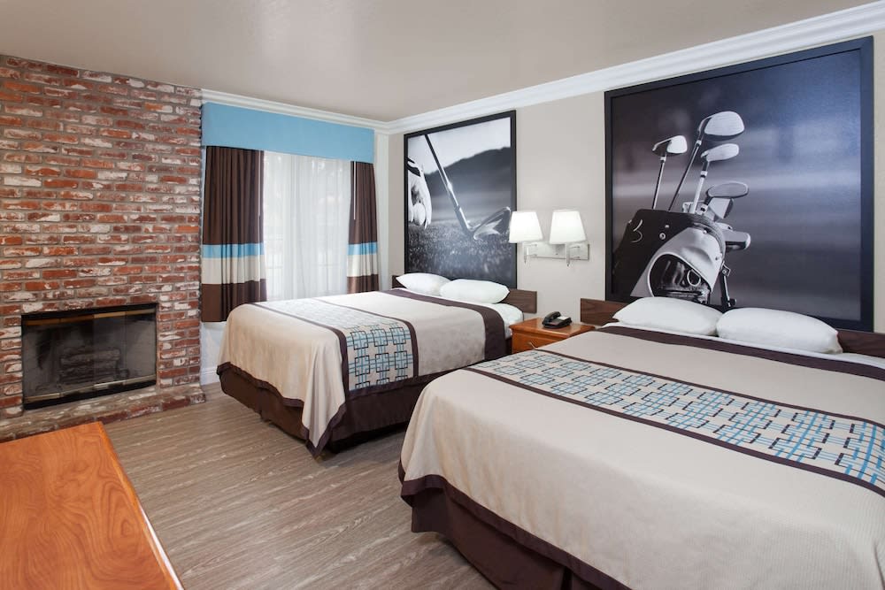 Super 8 by Wyndham Santa Clarita/Valencia 5