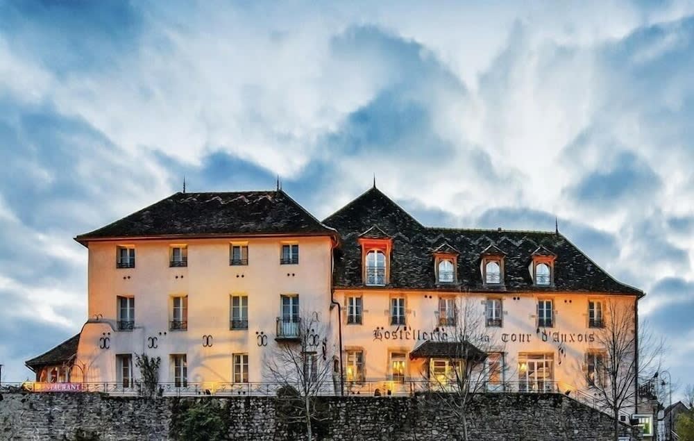 Hostellerie de la Tour d'Auxois 1