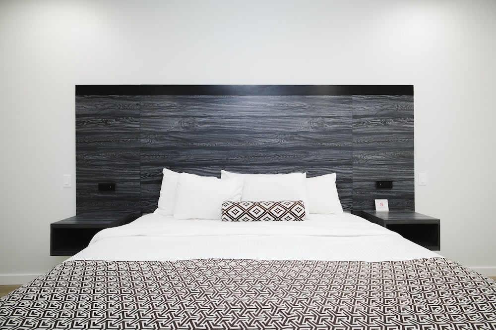 Sapphire Inn & Suites 1