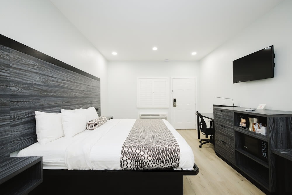Sapphire Inn & Suites 2