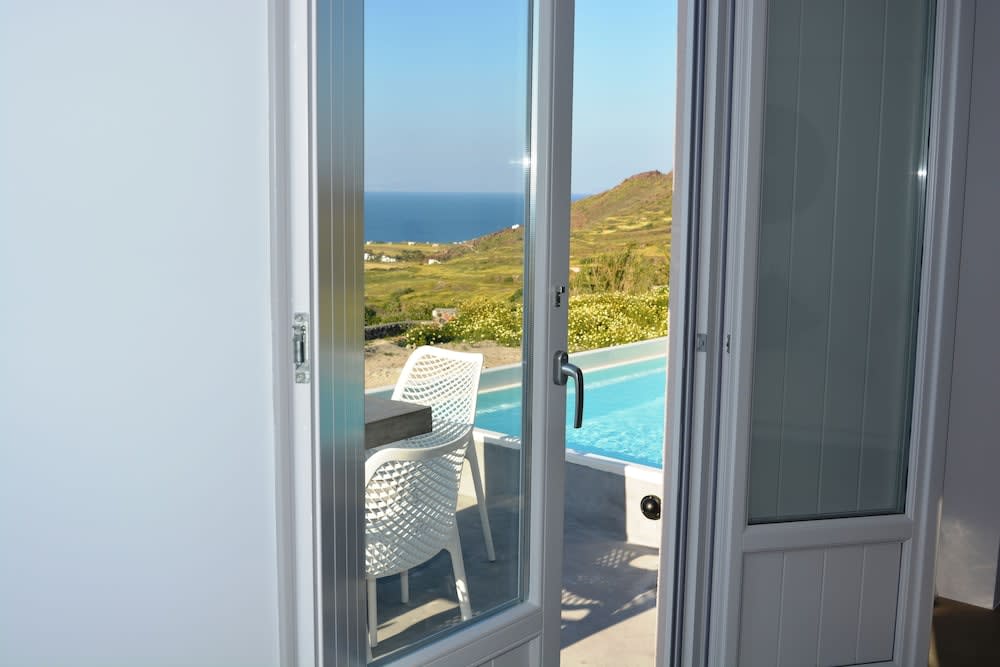 Elysian Santorini 2