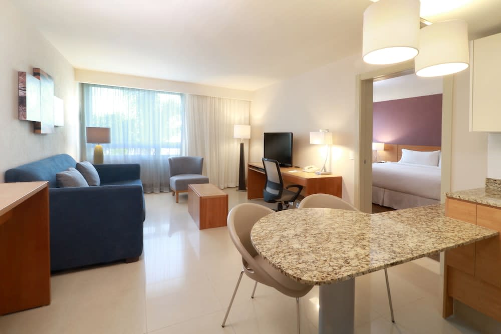 Staybridge Suites GUADALAJARA EXPO by IHG 1
